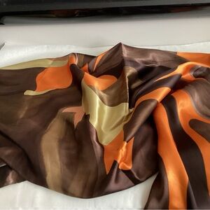 Vintage pre-owned 100% Water Silk Scarf size 34 X 34”s Earthtone Colors